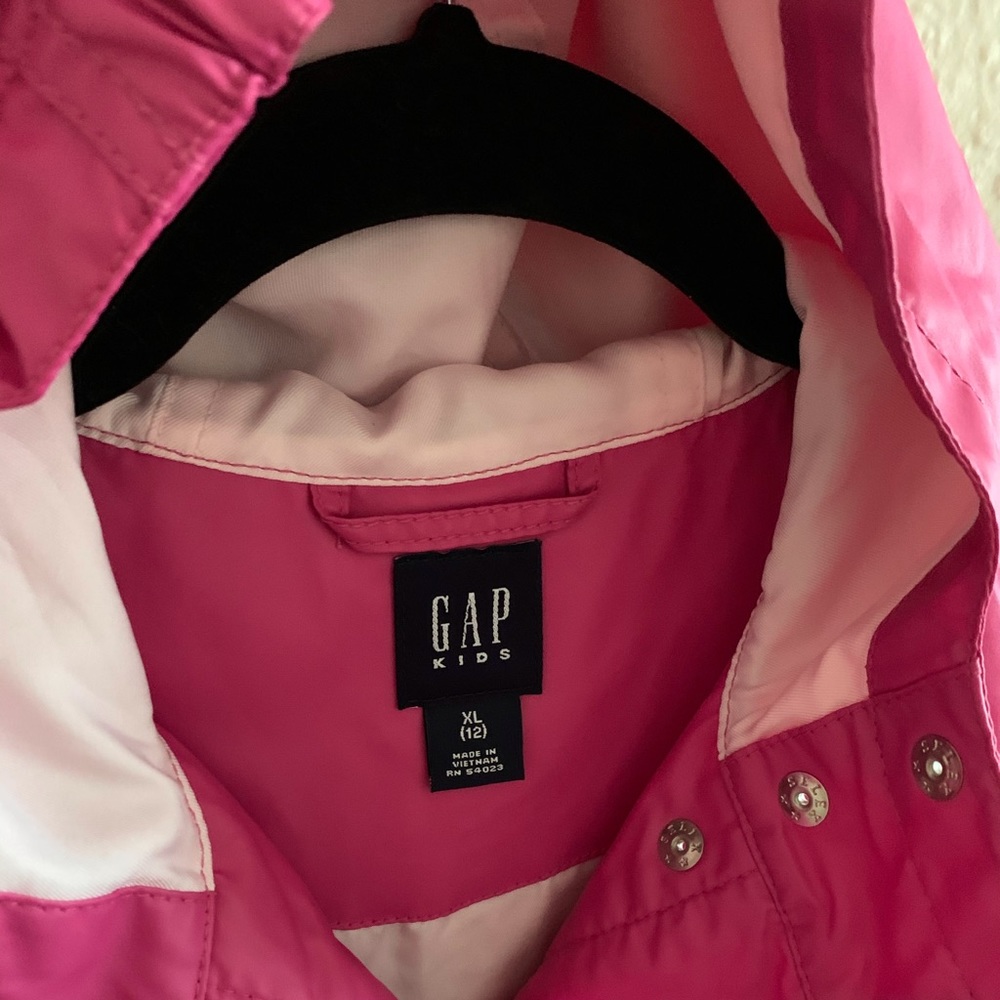 Used clothes - Picture 2 of 3